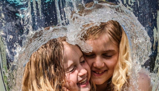 Timely captured frames: 16 photos