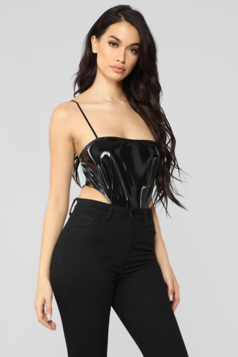 Todo para mostrar: la marca de moda Fashion Nova ha presentado un nuevo traje de baño súper revelador Todo para mostrar: la marca de moda Fashion Nova ha presentado un nuevo traje de baño súper revelador