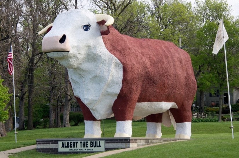 Top 20 Roadside Attractions in America