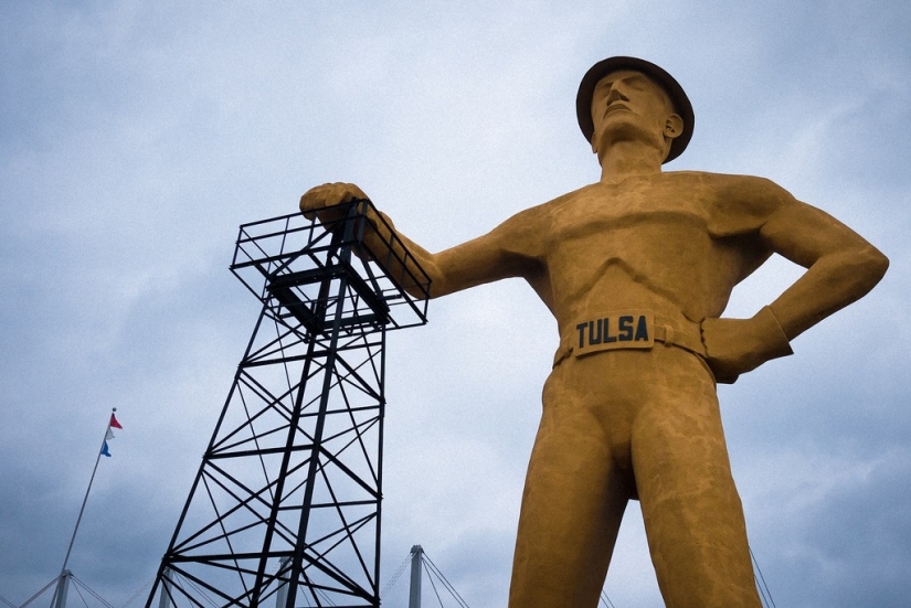 Top 20 Roadside Attractions in America