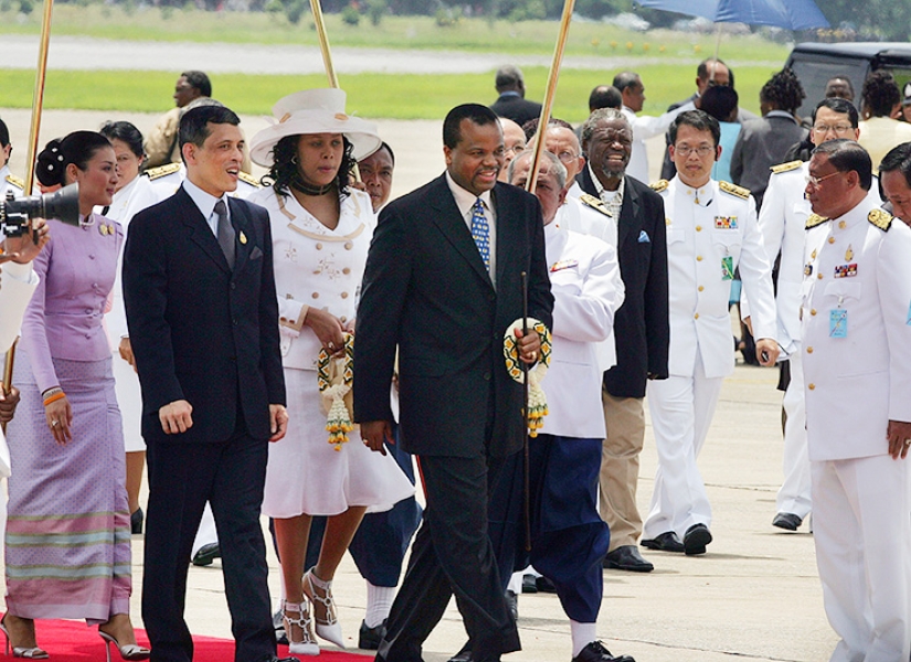 Totalitarian beauty: what do dictators' wives look like?