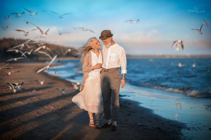 Touching photo shoot of an elderly couple from a Russian photographer