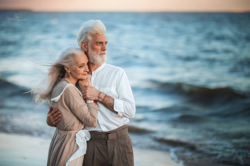 Touching photo shoot of an elderly couple from a Russian photographer
