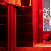 Tourists in the "red light district" will be obliged to behave decently