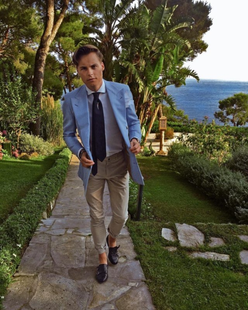 Travel, cool cars and modeling: how the world's youngest unmarried billionaire lives Travel, cool cars and modeling: how the world's youngest unmarried billionaire lives