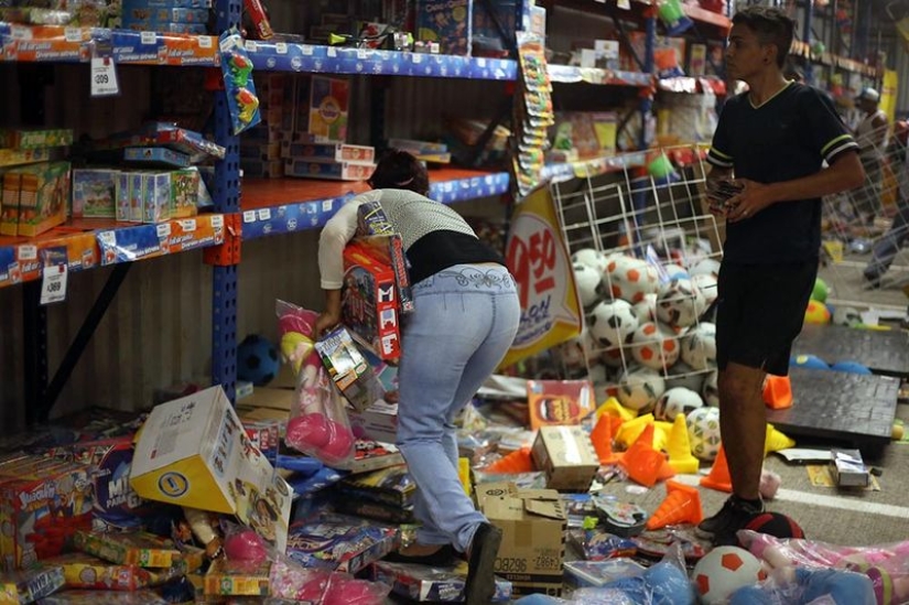 Trouble does not come alone: how hurricanes and other disasters bring with them waves of looting