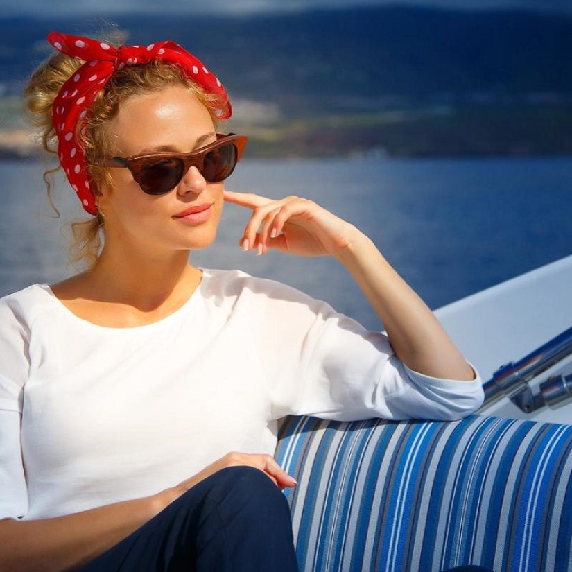 Try to guess what's wrong with this girl