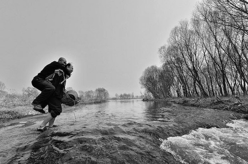 Two Chinese planted 10,000 trees