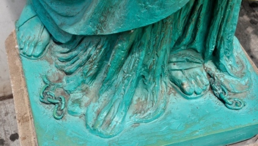 Two Da Vinci's "Giocondes", a newly made face of the sphinx and other secrets of world art