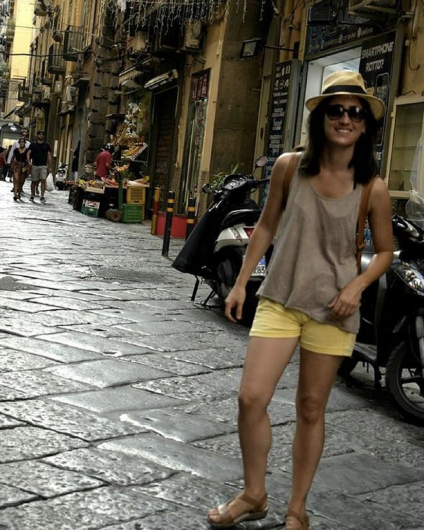 Two lesbians were beaten and robbed on the bus for not wanting to kiss