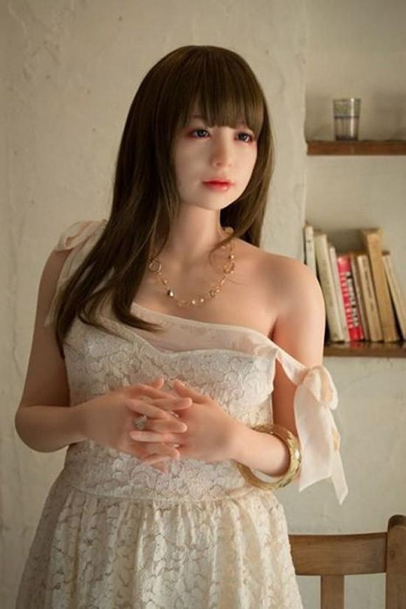 Ultra-realistic rubber girlfriends of Japanese men