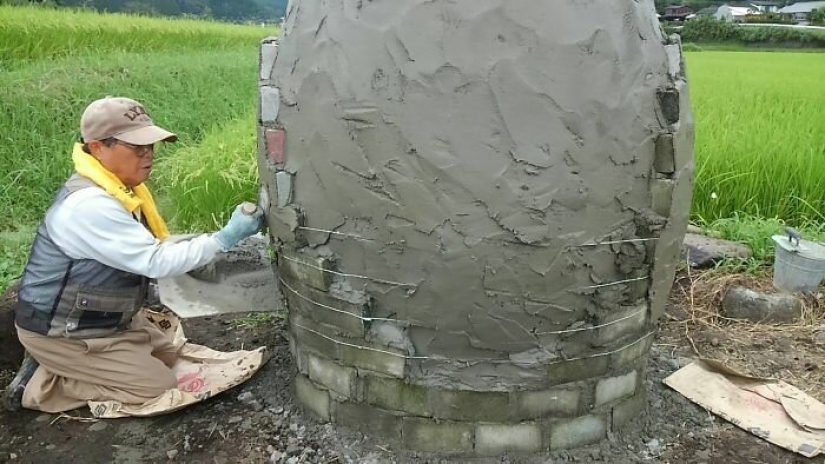 Un abuelo y una abuela de Japón construyeron una parada en forma de Totoro para su nieta Un abuelo y una abuela de Japón construyeron una parada en forma de Totoro para su nieta