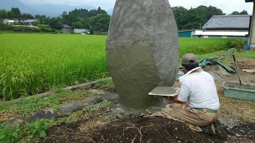 Un abuelo y una abuela de Japón construyeron una parada en forma de Totoro para su nieta Un abuelo y una abuela de Japón construyeron una parada en forma de Totoro para su nieta