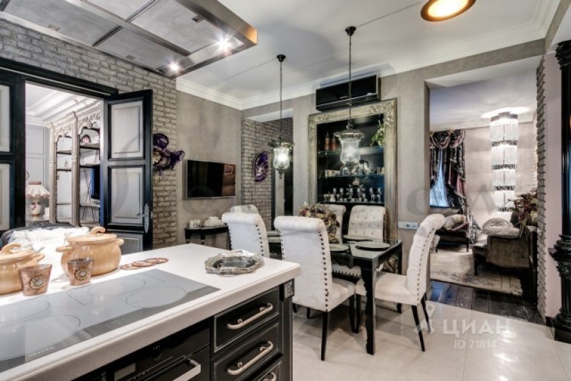 Un apartamento en venta en Moscú por 55 millones de rublos, que parecía estar amueblado por gitanos