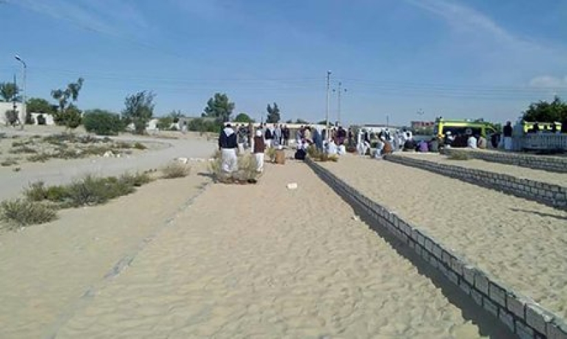 Un ataque terrorista en una mezquita egipcia mató a 235 personas Un ataque terrorista en una mezquita egipcia mató a 235 personas