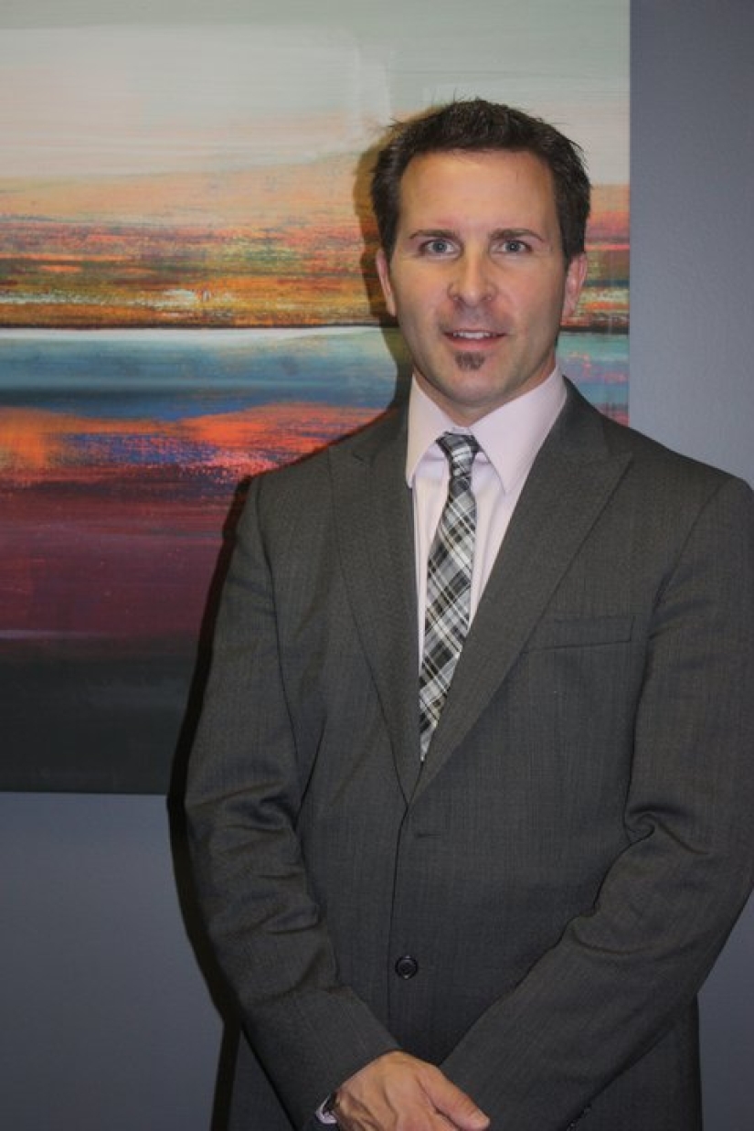 Un canadiense encontró una casa perdida por alguien en su campo