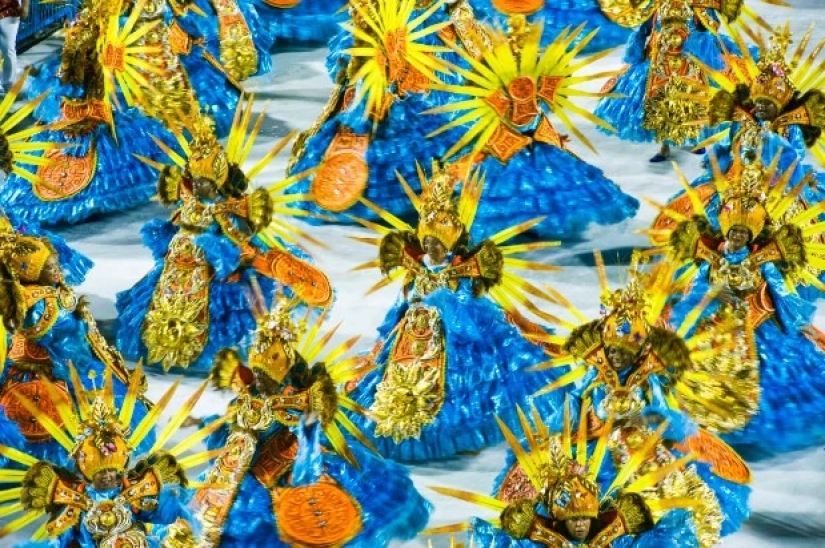 Un derroche de colores y emociones: el carnaval anual ha comenzado en Río de Janeiro