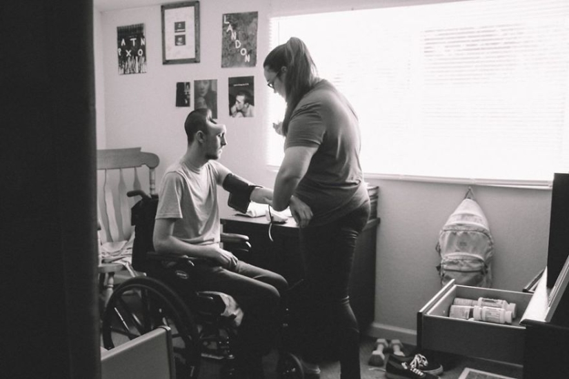 Un ensayo de una mujer estadounidense cuyo esposo casi muere a causa de bebidas energéticas y salió de un coma cuando nació su hijo Un ensayo de una mujer estadounidense cuyo esposo casi muere a causa de bebidas energéticas y salió de un coma cuando nació su hijo