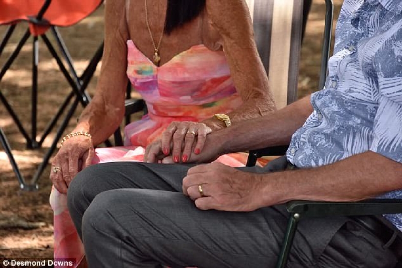 Un hombre con Alzheimer le propuso matrimonio a su esposa, olvidando que llevaban casados más de 30 años