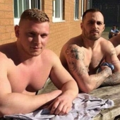 Un preso británico será condenado a dos años de cárcel por hacerse un selfie en Facebook