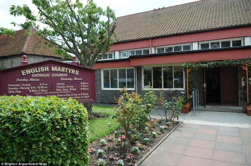 Un sacerdote británico copió exactamente la pintura de la Capilla Sixtina en cinco años