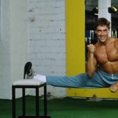 Un usuario de Reddit ha determinado cómo es un atleta y una actriz porno típicos