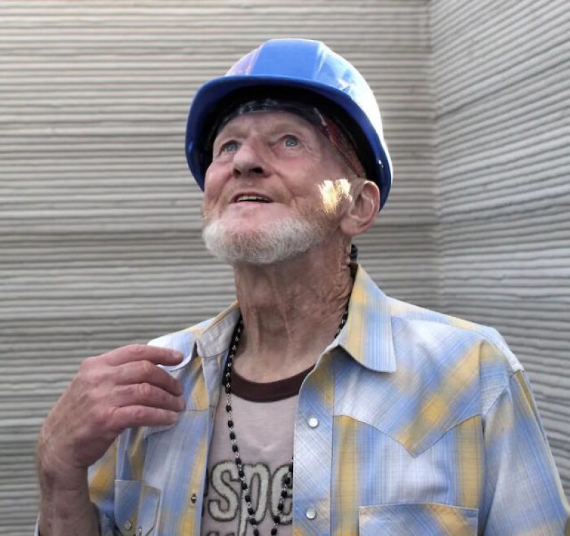 Un vagabundo de 70 años se convierte en la primera persona en vivir en una casa impresa en 3D