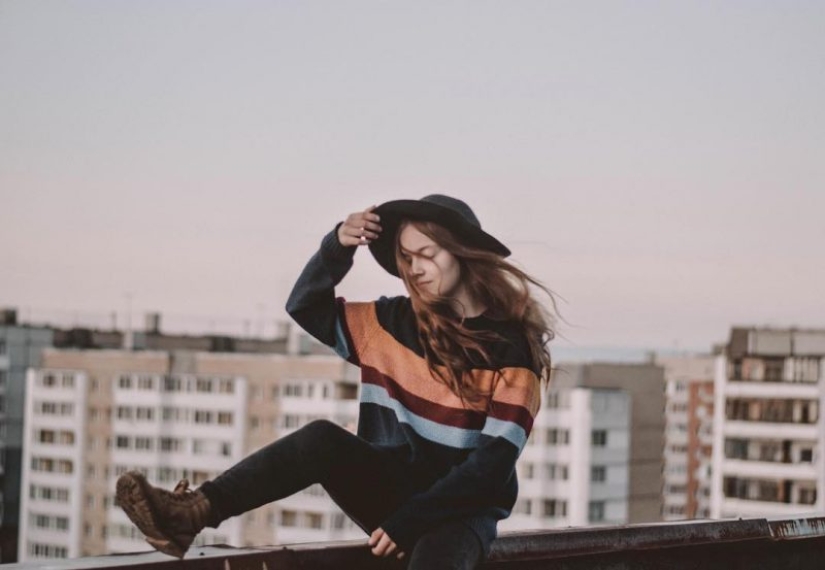 Una colegiala de Rusia ha estado haciendo autostop desde que tenía 14 años y ya ha visitado más de 20 países