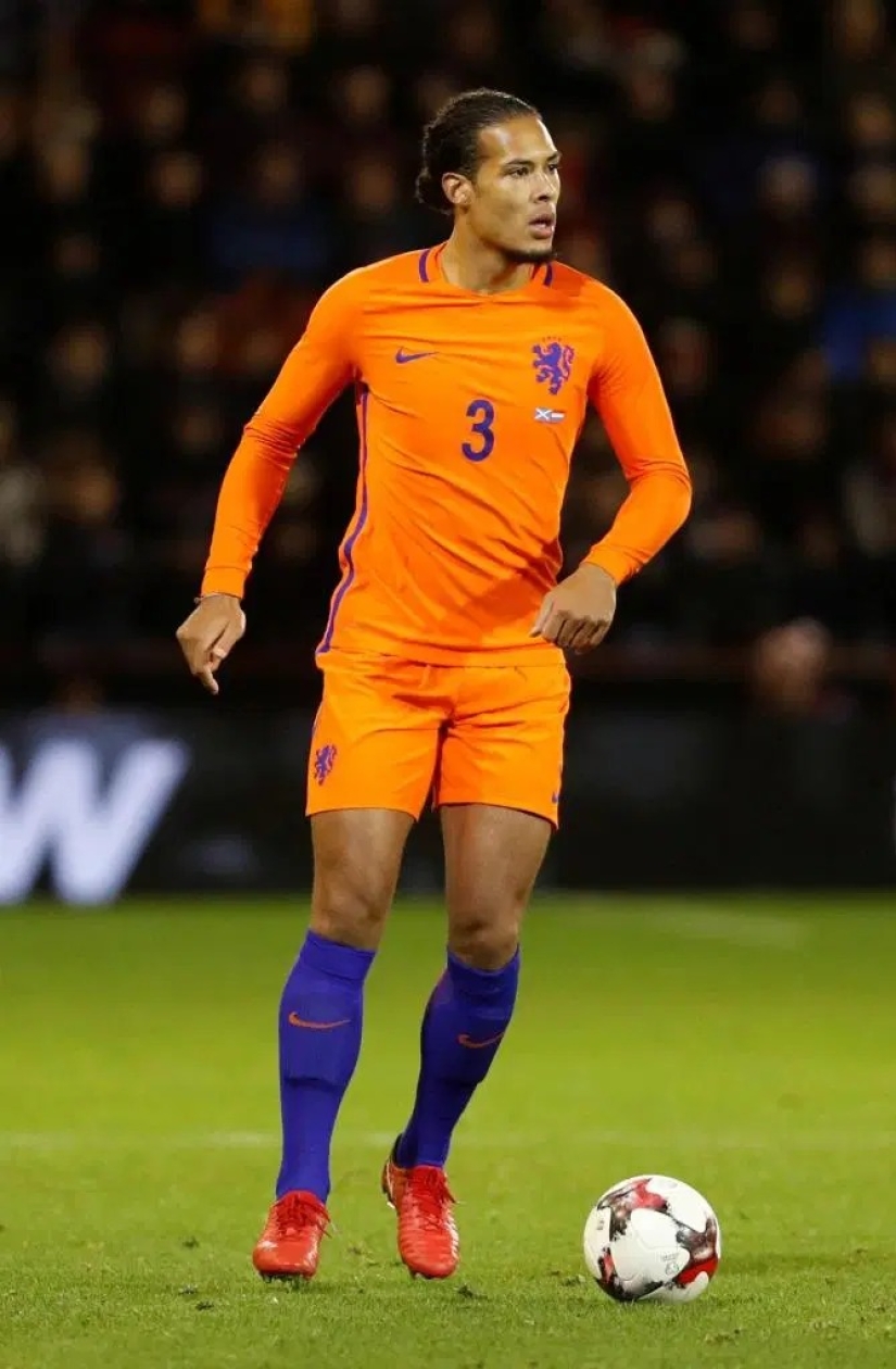 Una hermosa pareja del mundo del fútbol: el encantador Ricky Neutgerag y su esposo, el mejor jugador de la Premier League Virgil Van Dijk