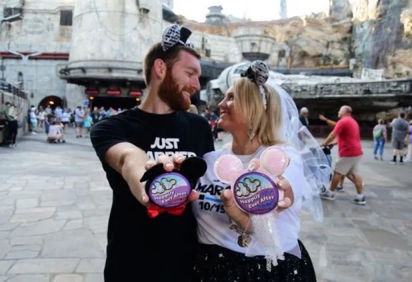 Una historia de amor: los recién casados organizaron una boda elegante al estilo de Disney