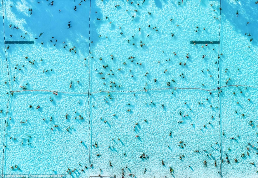 Una mirada desde el cielo a la "Gran Manzana" y a la "Ciudad de los Ángeles" Una mirada desde el cielo a la "Gran Manzana" y a la "Ciudad de los Ángeles"