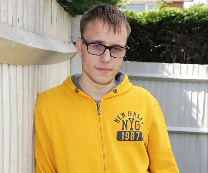 Una mujer británica de 22 años recibió 7 años de prisión por golpear y esclavizar a su novio