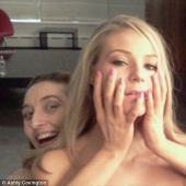 Una mujer que se gana la vida con sus manos, pero no de la manera que piensas