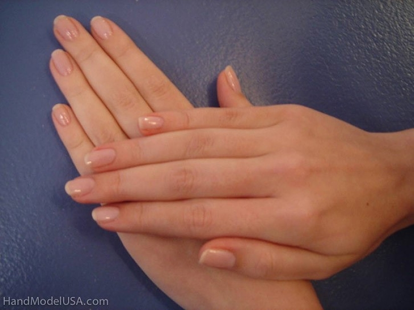 Una mujer que se gana la vida con sus manos, pero no de la manera que piensas