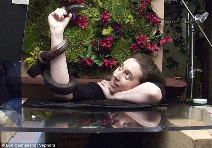 Una mujer que se gana la vida con sus manos, pero no de la manera que piensas