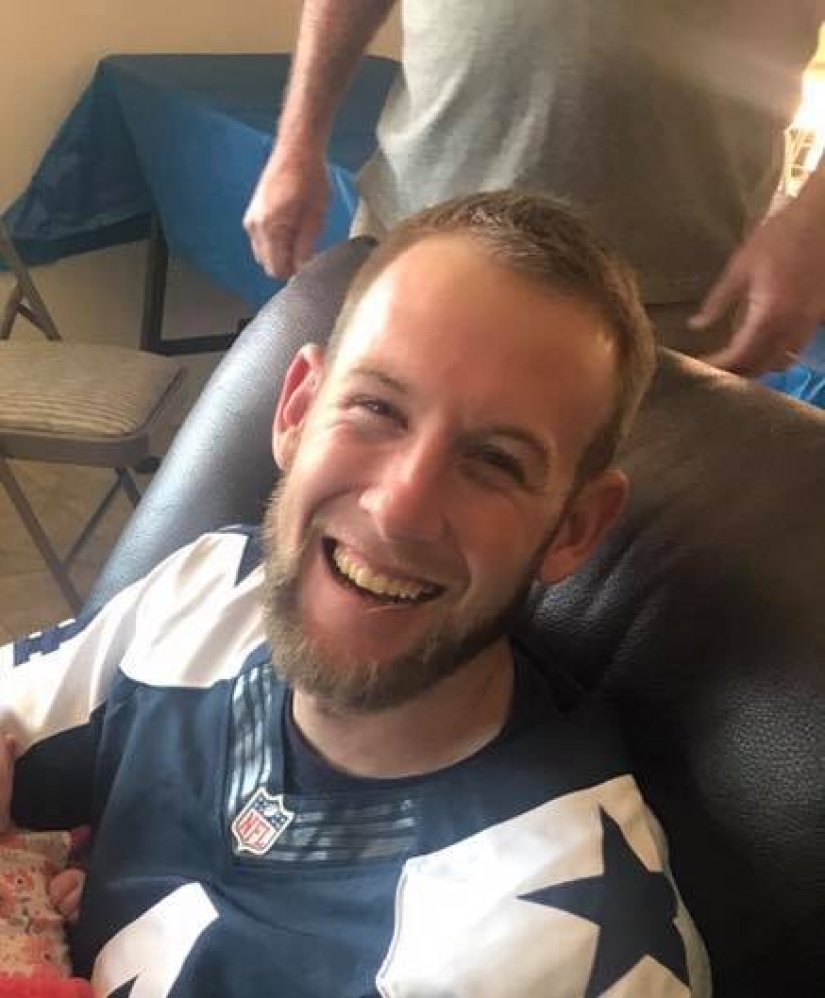 Una niña "se casó" con un novio muerto: una sesión de fotos de boda que te hará llorar Una niña "se casó" con un novio muerto: una sesión de fotos de boda que te hará llorar