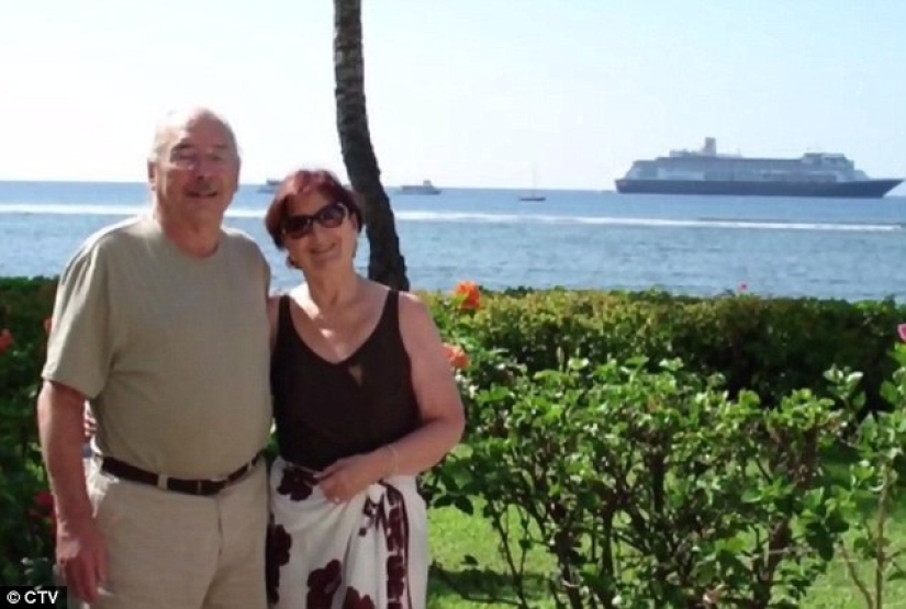 Una pareja casada de 62 años se despide porque no pueden establecerse juntos Una pareja casada de 62 años se despide porque no pueden establecerse juntos