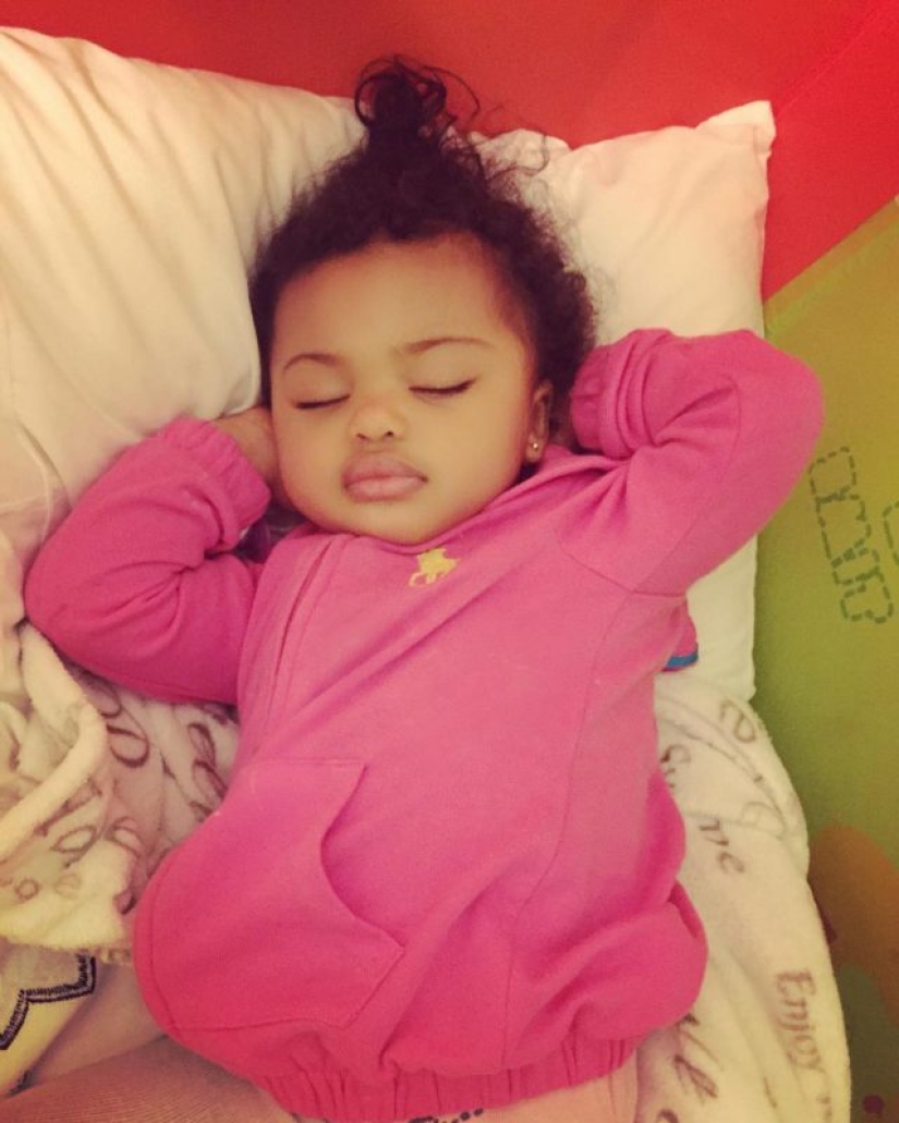 Una pareja exótica mostró una foto de su hija de 8 años, y ahora todo el mundo habla de su belleza Una pareja exótica mostró una foto de su hija de 8 años, y ahora todo el mundo habla de su belleza