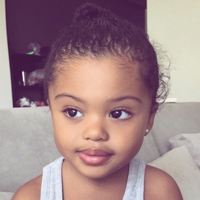 Una pareja exótica mostró una foto de su hija de 8 años, y ahora todo el mundo habla de su belleza Una pareja exótica mostró una foto de su hija de 8 años, y ahora todo el mundo habla de su belleza