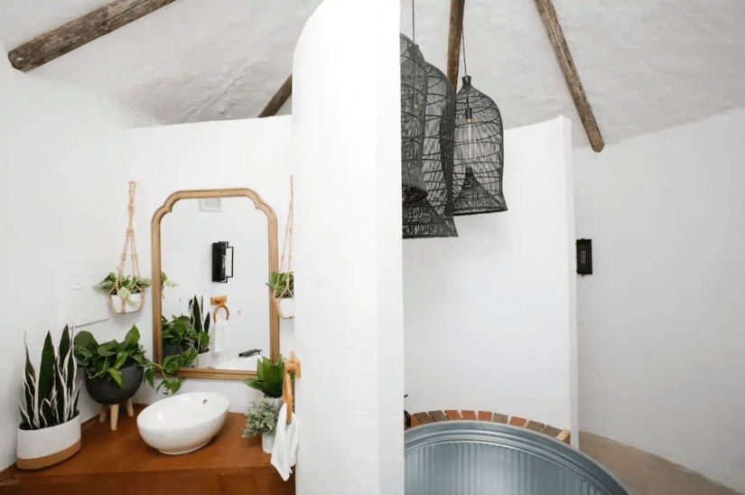 Una "patata" gigante que se convirtió en un mini-hotel Una "patata" gigante que se convirtió en un mini-hotel