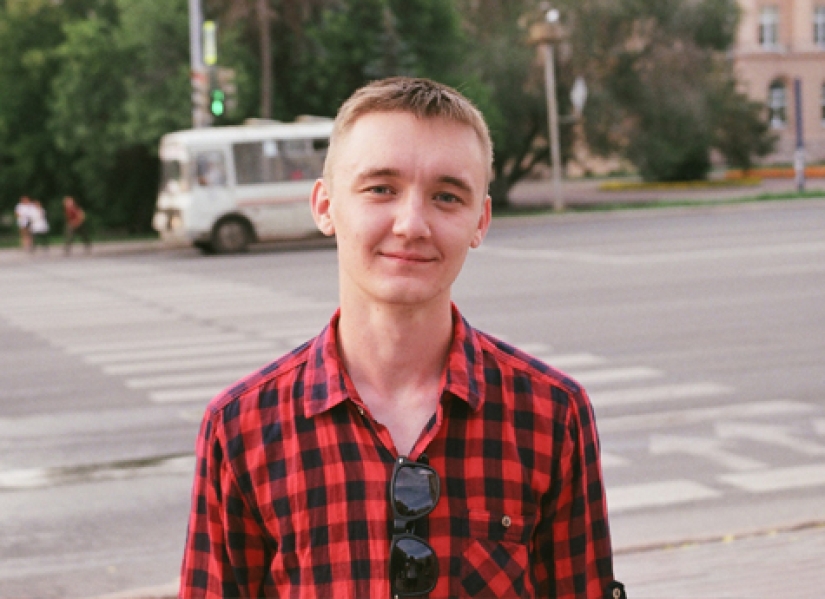 Una periodista rusa entró en la guarida de las feministas disfrazada de mujer Una periodista rusa entró en la guarida de las feministas disfrazada de mujer