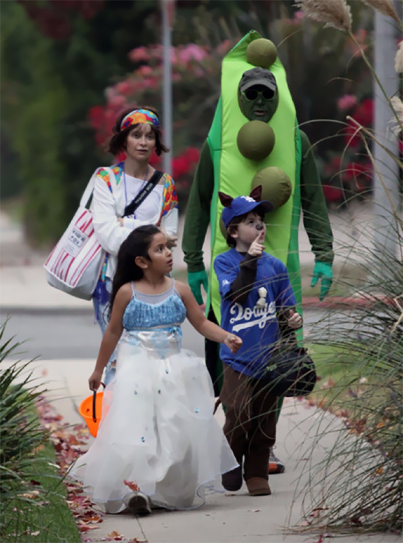 Una vaina gigante y una monja borracha: Harrison Ford es el rey de Halloween