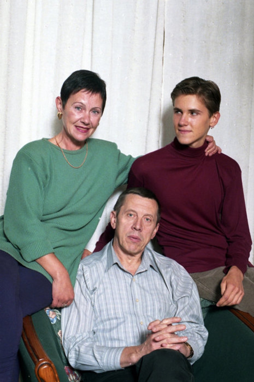 Undecided: famous men who lived in two families Undecided: famous men who lived in two families