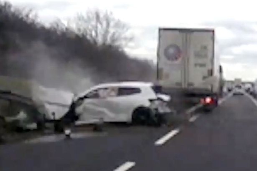 Under the wings of a guardian angel: a married couple miraculously survived a terrible car accident