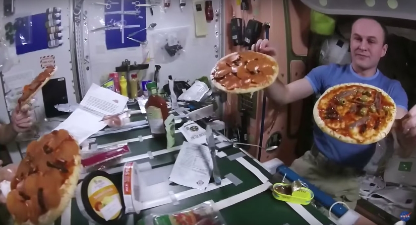 "Unexpectedly delicious": ISS astronauts cooked pizza in space