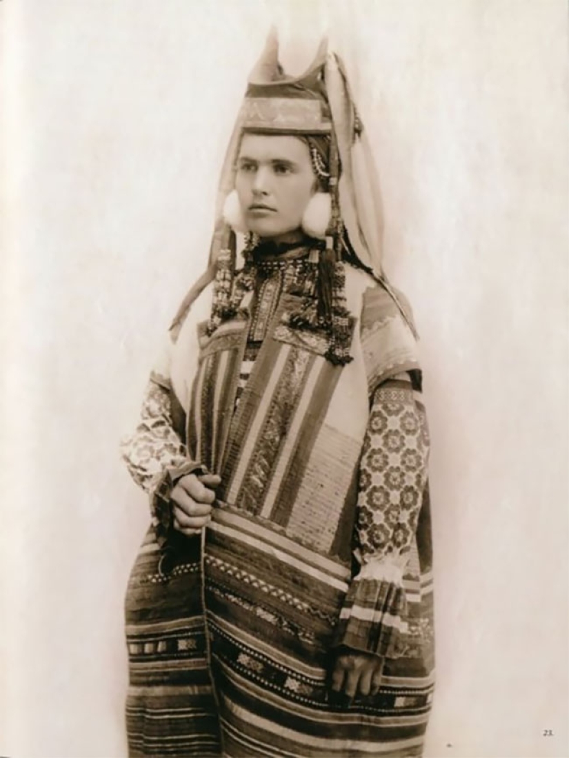 Unique photos of Russian beauties in folk costumes of pre-revolutionary Russia Unique photos of Russian beauties in folk costumes of pre-revolutionary Russia