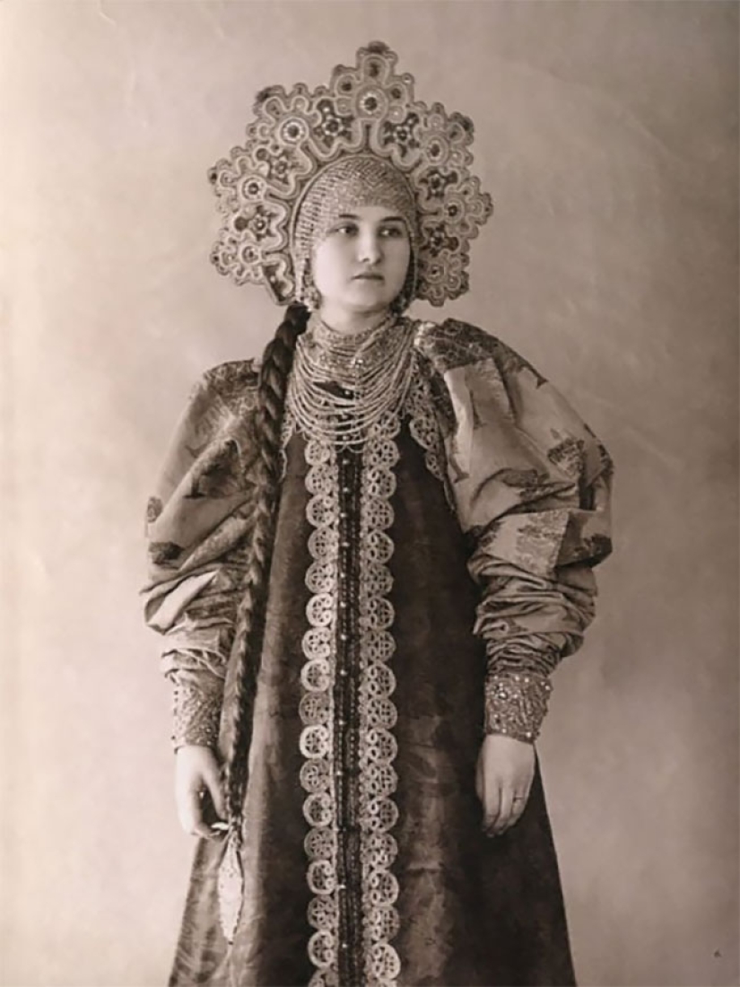 Unique photos of Russian beauties in folk costumes of pre-revolutionary Russia Unique photos of Russian beauties in folk costumes of pre-revolutionary Russia