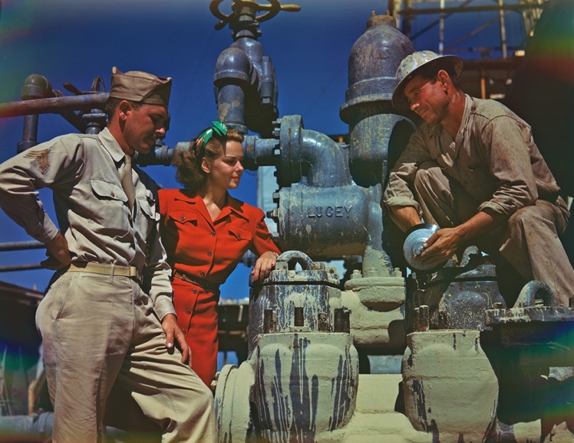 Unique photos of the 1940s in color codes. Unique photos of the 1940s in color codes.