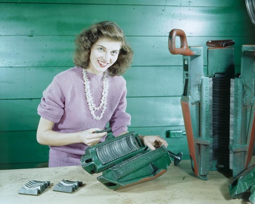 Unique photos of the 1940s in color codes. Unique photos of the 1940s in color codes.