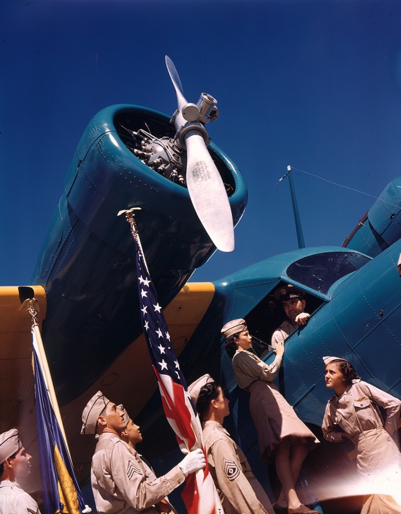 Unique photos of the 1940s in color codes. Unique photos of the 1940s in color codes.